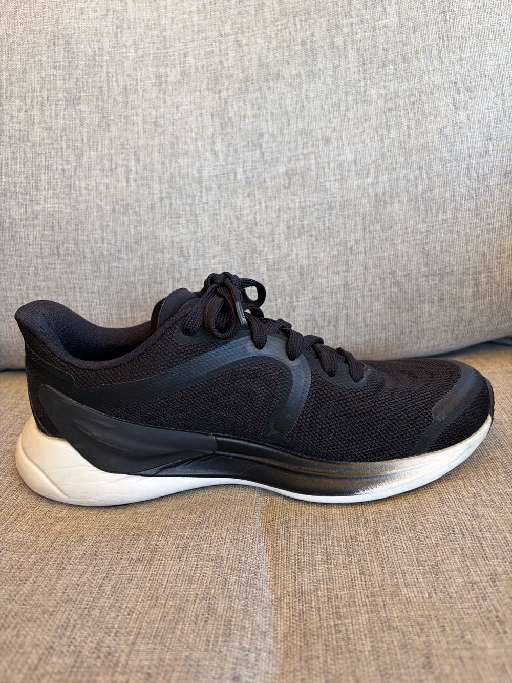 Lululemon Blissfeel 2 Black and White Womens Running Shoes - Picture 3 of 16